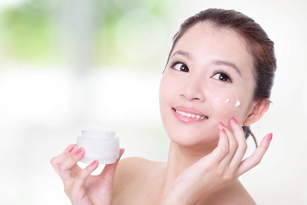Tiết lộ cách chọn kem dưỡng ẩm cho da dầu da mụn đúng chuẩn từ chuyên gia Tiết lộ cách chọn kem dưỡng ẩm cho da dầu da mụn đúng chuẩn từ chuyên gia