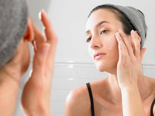 Thoa kem dưỡng da thường xuyên da sẽ khỏe đẹp hơn