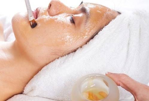 Sử dụng quất kết hợp cùng dầu oliu thường xuyên là cách tốt để cải thiện màu sắc của làn da Sử dụng quất kết hợp cùng dầu oliu thường xuyên là cách tốt để cải thiện màu sắc của làn da